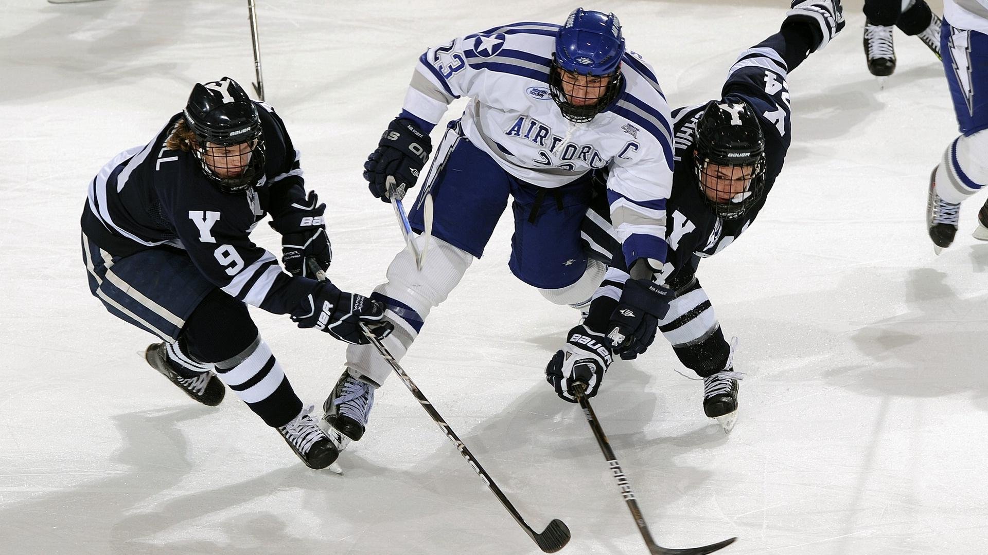 那个夜晚，足球写下了两则完全相反的寓言