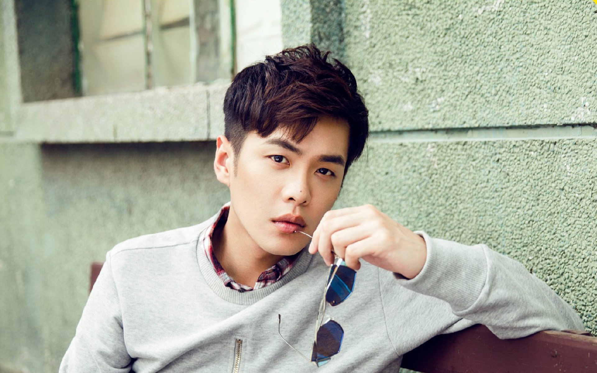 奥纳纳加时连珠炮轰垮牙买加,佛罗伦萨鏖战险胜展韧性