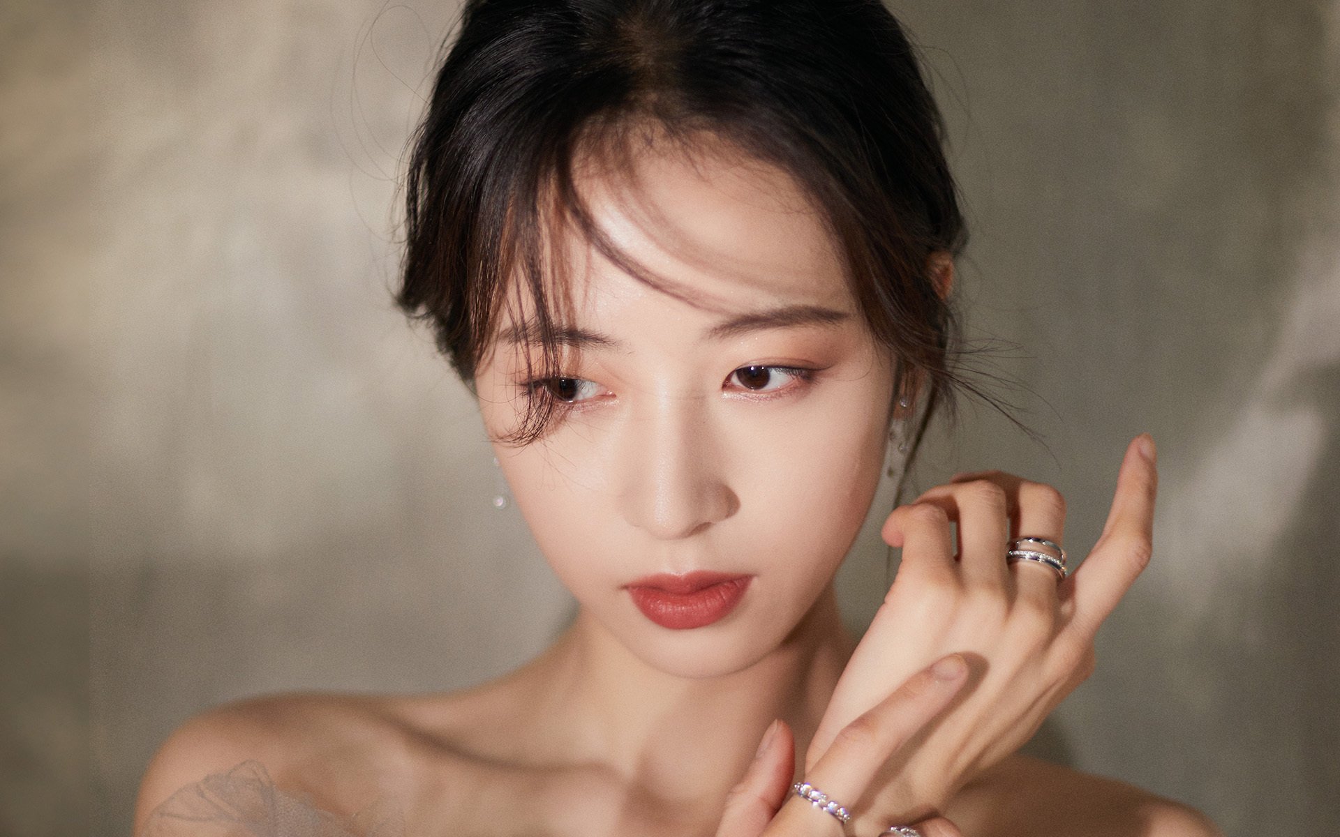 时空裂隙中双重绝杀，当欧冠夜色漫入吉林的雪